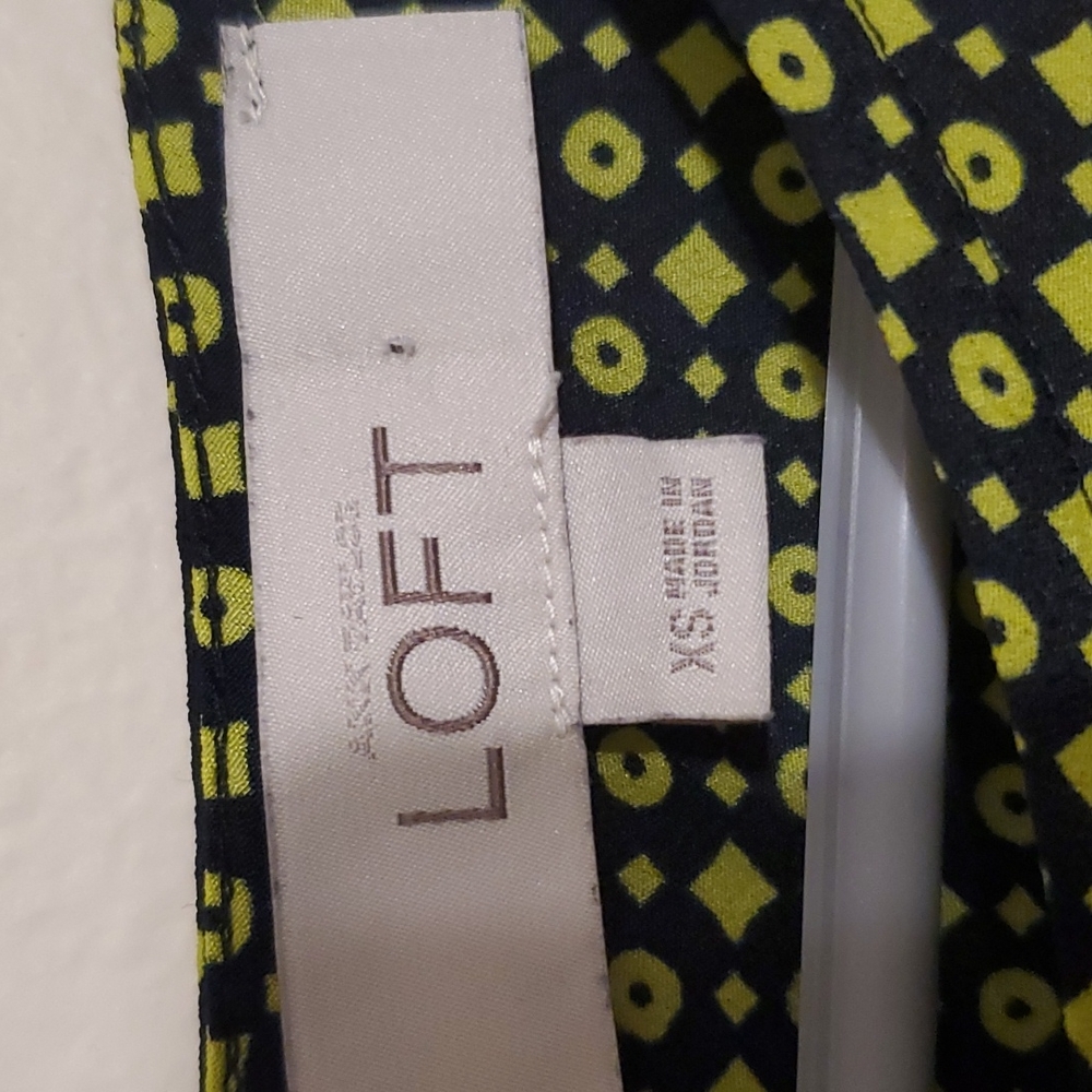 Loft green, black and white sleeveless dressy tank top - Picture 2 of 6